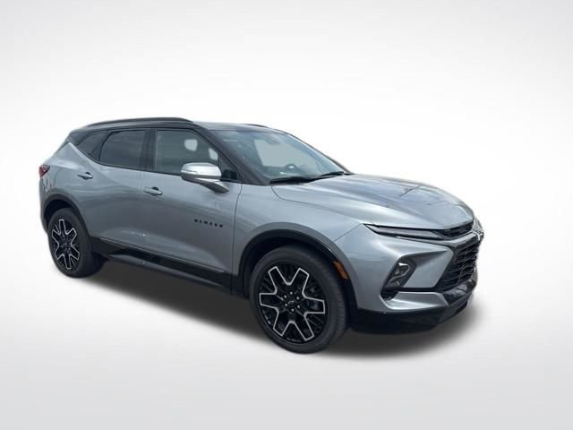 Used 2023 Chevrolet Blazer RS w/ Driver Confidence II Package AWD/4WD image 7