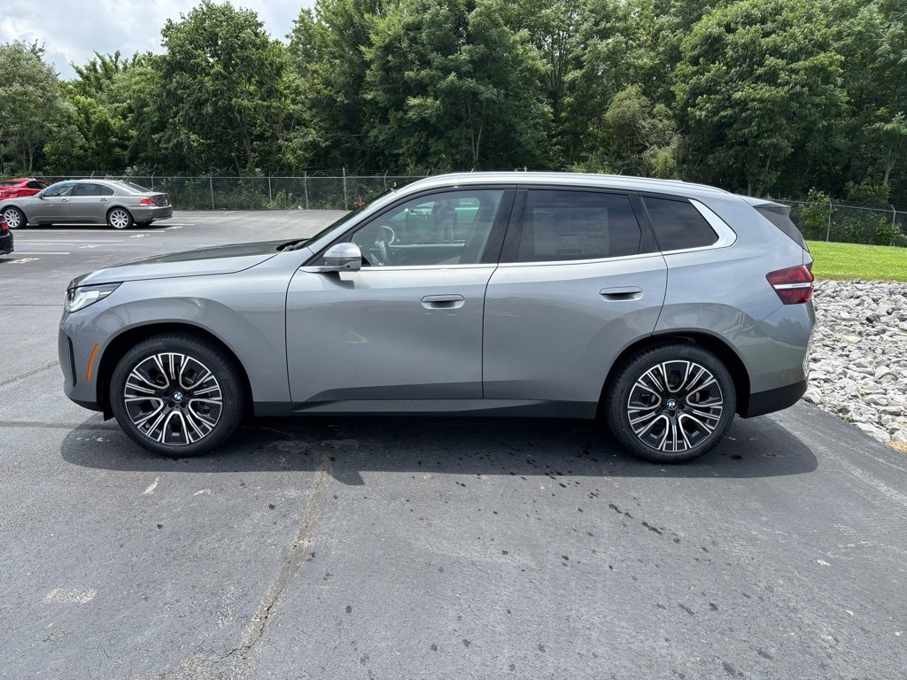 Used 2025 BMW X3 xDrive30i w/ Premium Package image 2