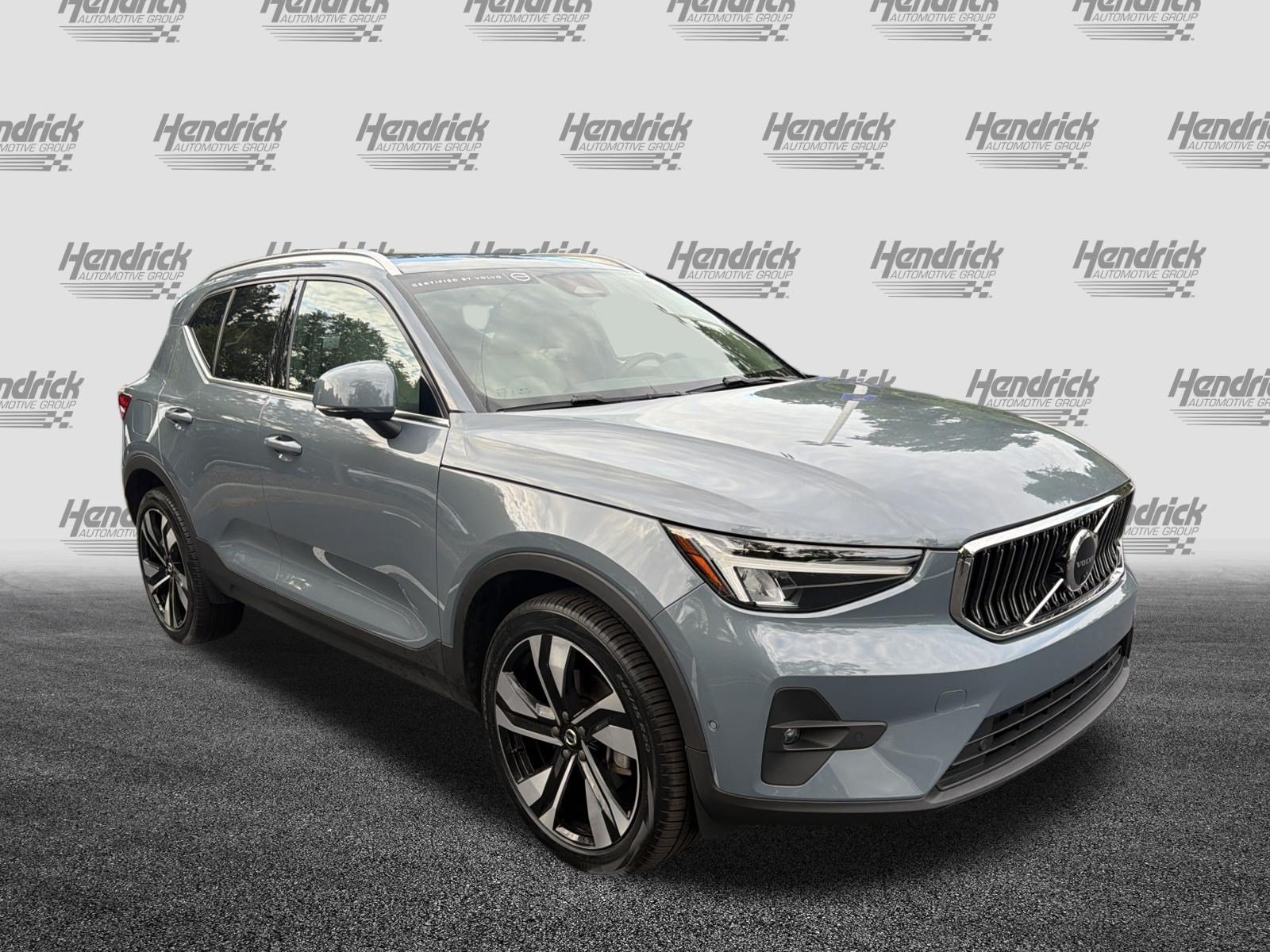 Certified 2023 Volvo XC40 B5 Plus w/ Protection Package Premier AWD/4WD image 2