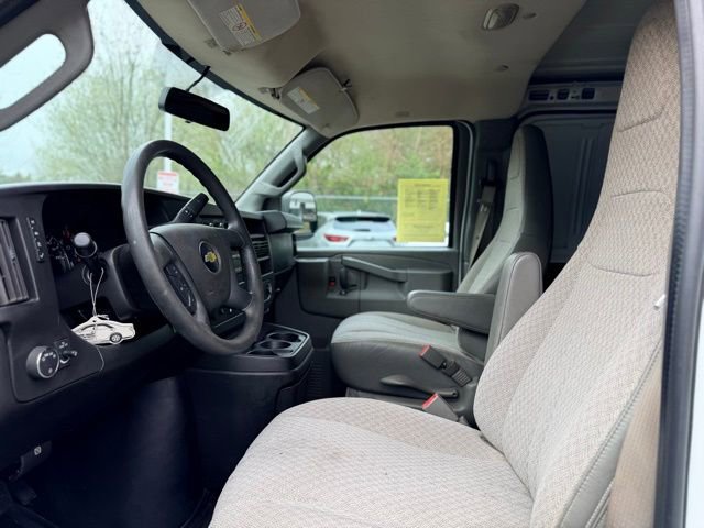 Used 2018 Chevrolet Express 2500 w/ Driver Convenience Package RWD image 5