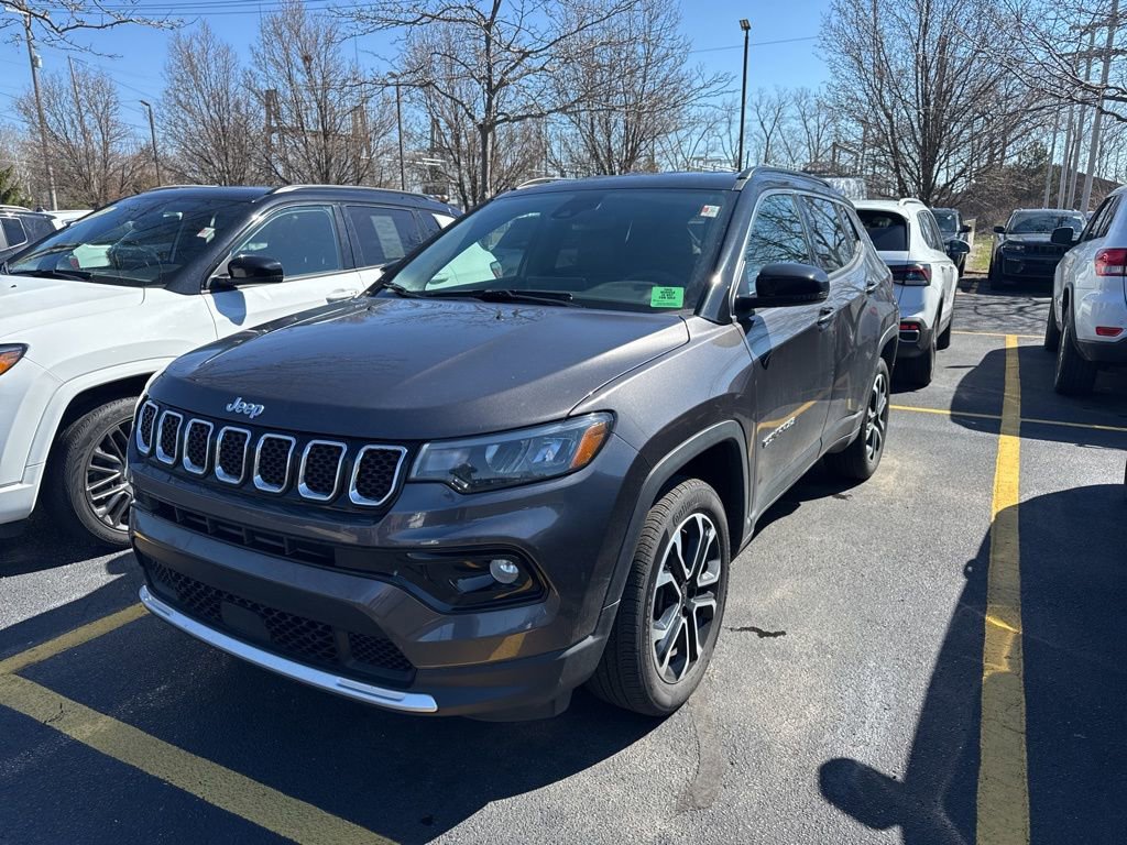 Used 2023 Jeep Compass Limited image 1