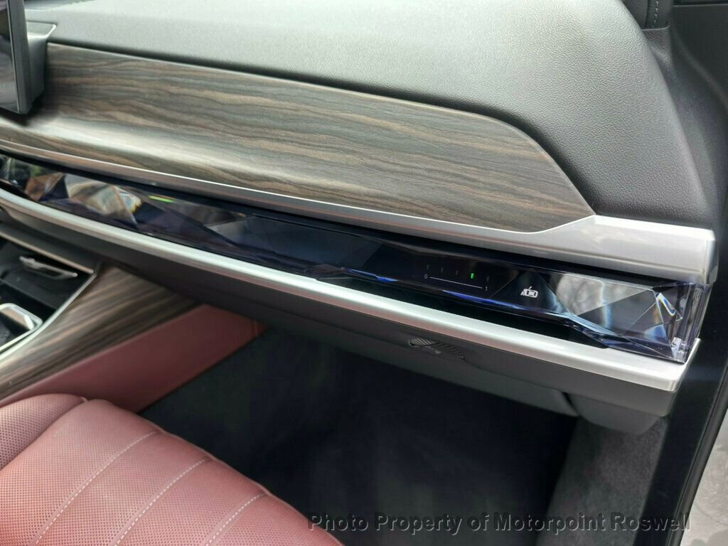 Used 2023 BMW i7 xDrive60 w/ Executive Package 2 AWD/4WD image 29