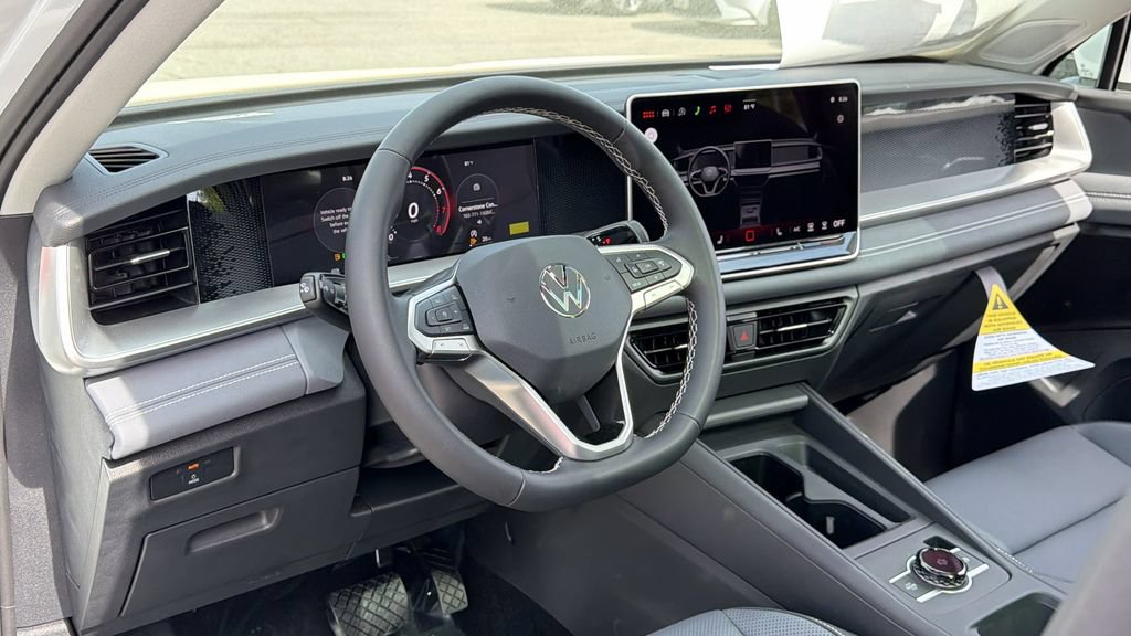 New 2026 Volkswagen Tiguan SE FWD image 26