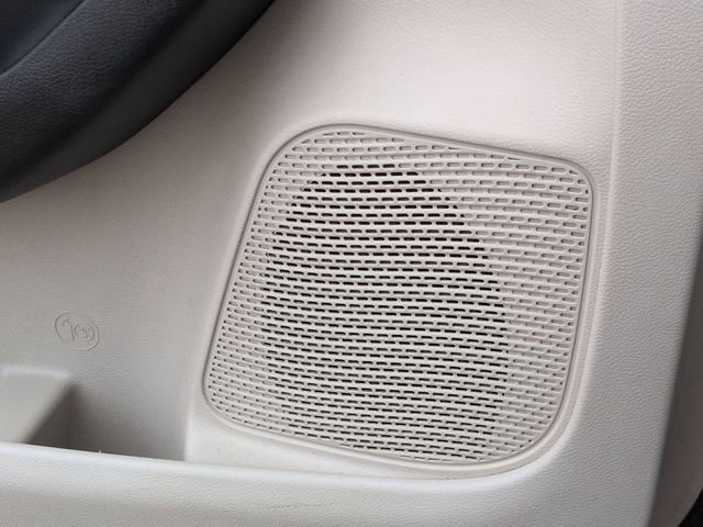 Used 2017 Chrysler Pacifica Touring-L w/ Tire & Wheel Group image 16