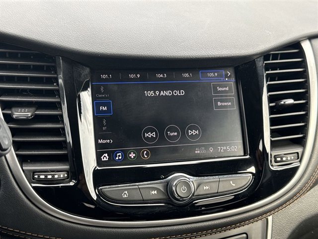 Certified 2022 Chevrolet Trax LT w/ LT Convenience Package image 17