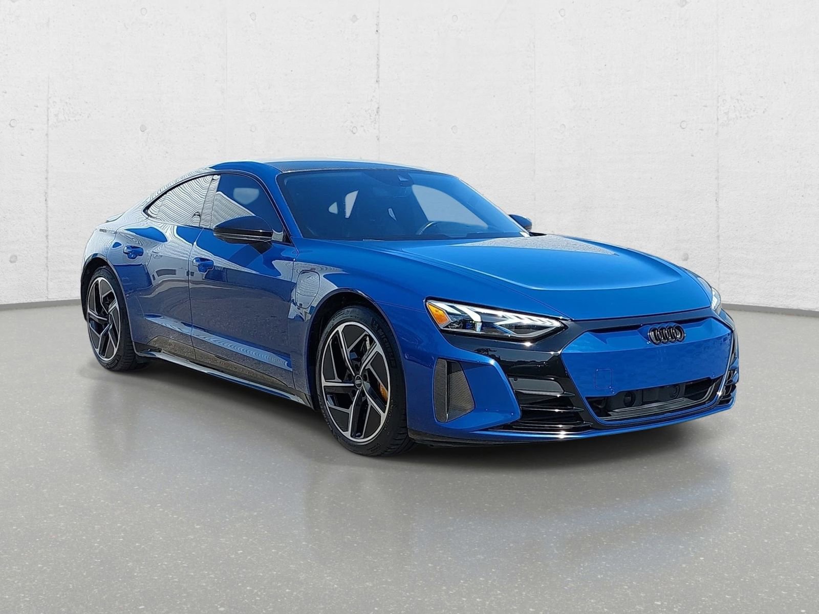Used 2023 Audi RS e-tron GT w/ Carbon Performance Package AWD/4WD image 3