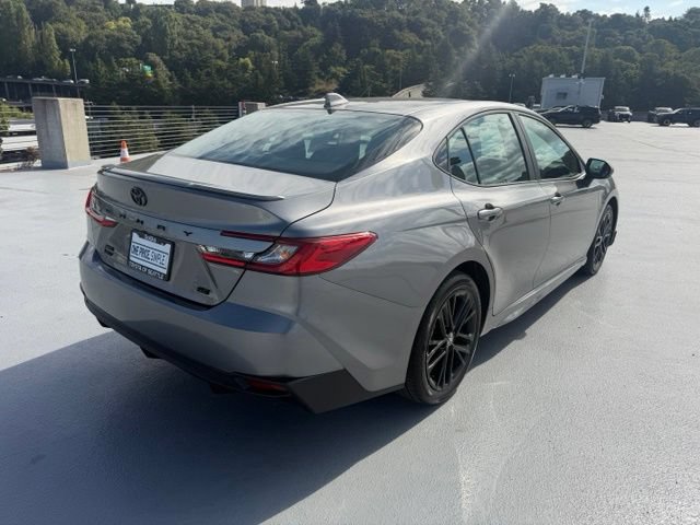 Used 2025 Toyota Camry SE AWD/4WD image 3