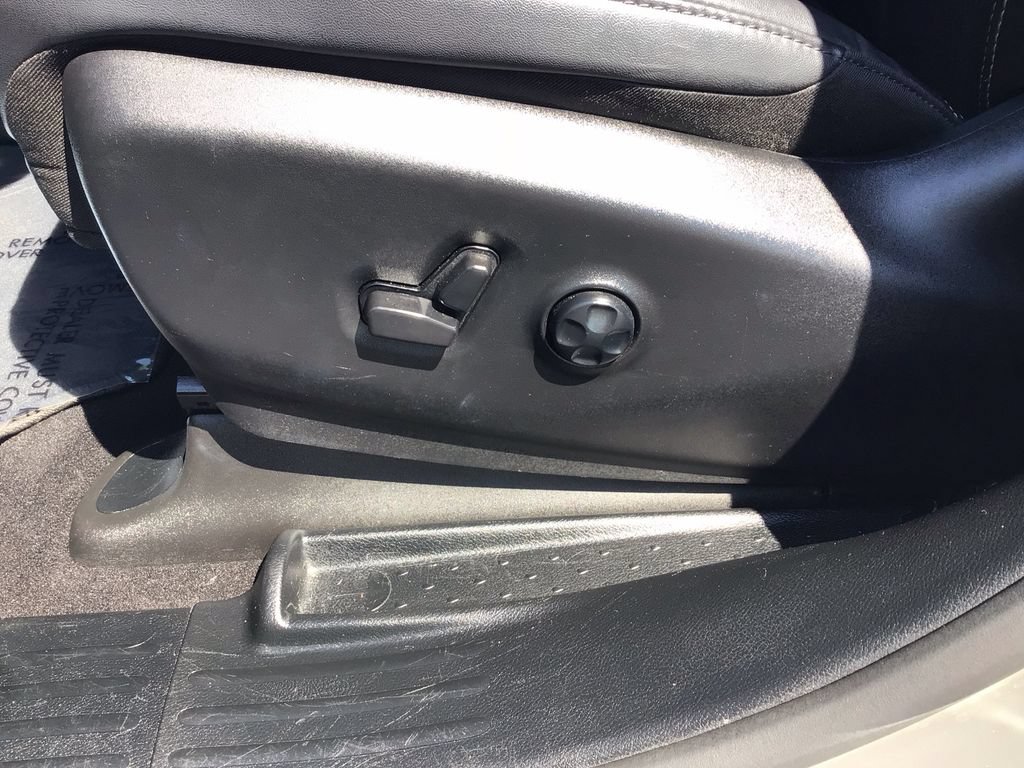 Used 2025 Chrysler Pacifica Select FWD image 19