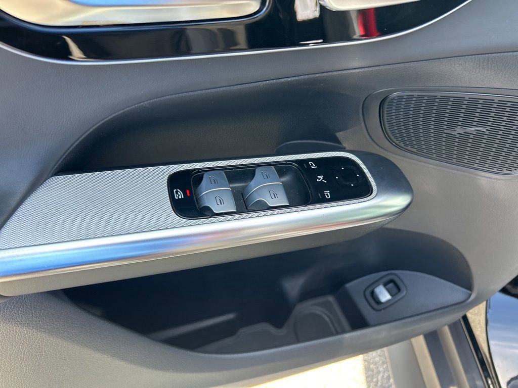 Used 2025 Mercedes-Benz GLC 43 AMG 4MATIC image 36