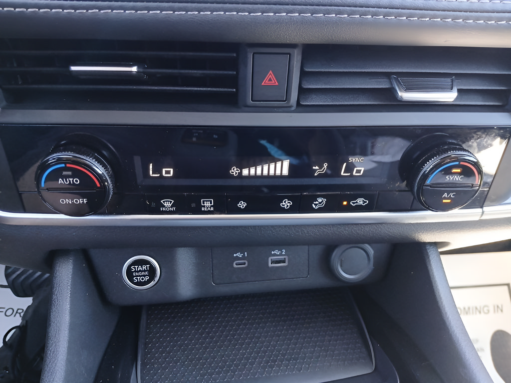 Used 2023 Nissan Rogue SV AWD/4WD image 21
