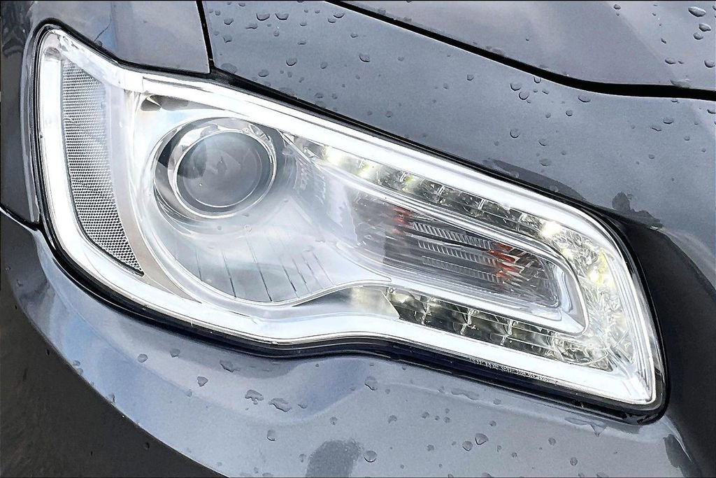 Used 2016 Chrysler 300 Limited w/ Driver Convenience Group image 26