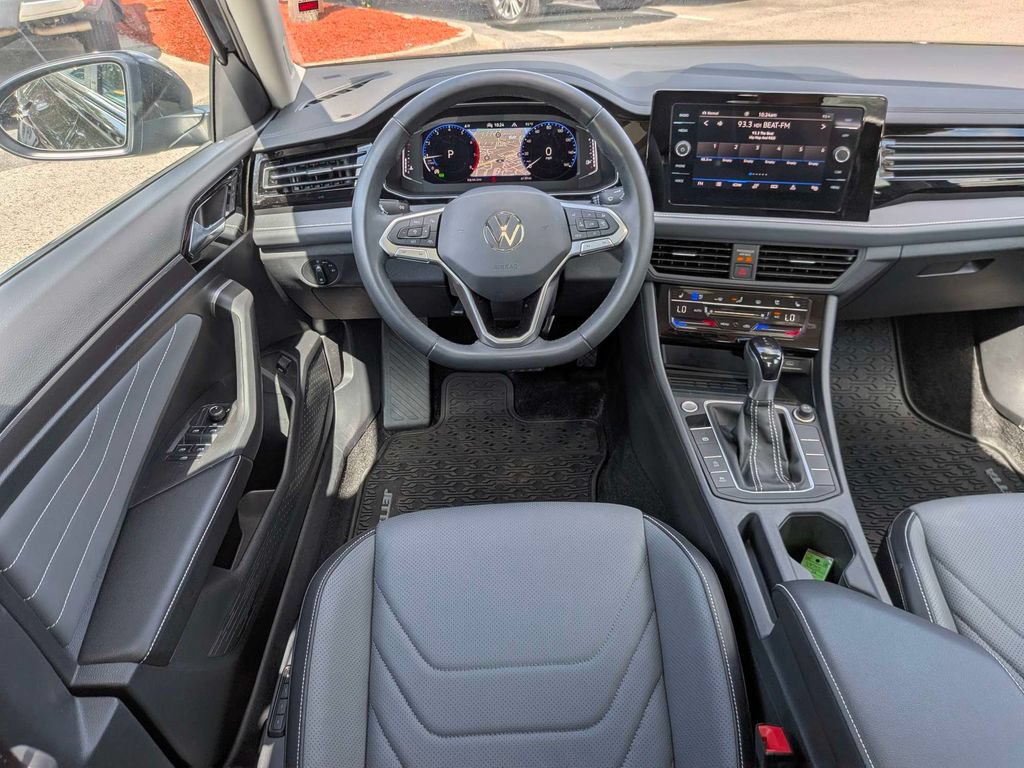 Used 2026 Volkswagen Jetta SEL FWD image 18