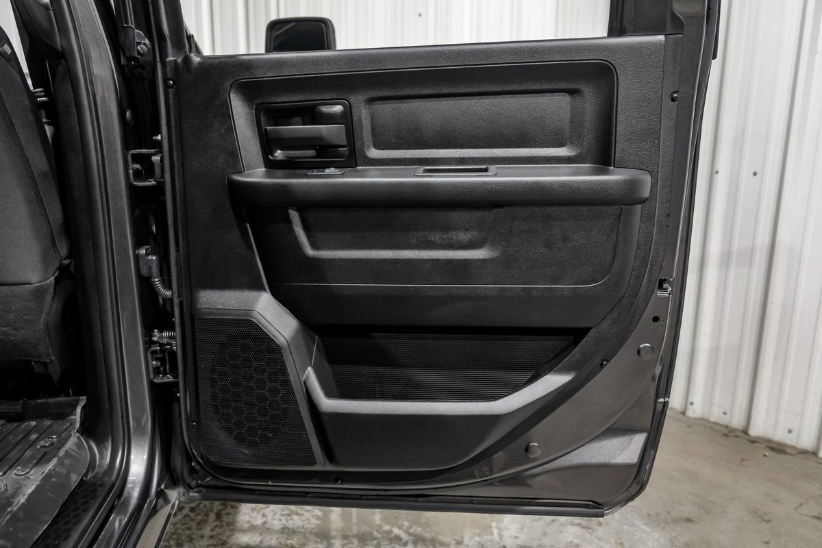 Used 2024 RAM 2500 Tradesman w/ Chrome Appearance Group image 46