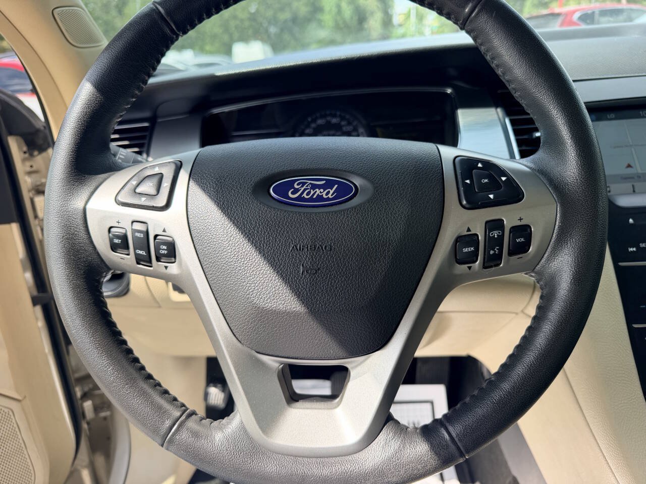 Used 2017 Ford Taurus SEL w/ Equipment Group 201A FWD image 24