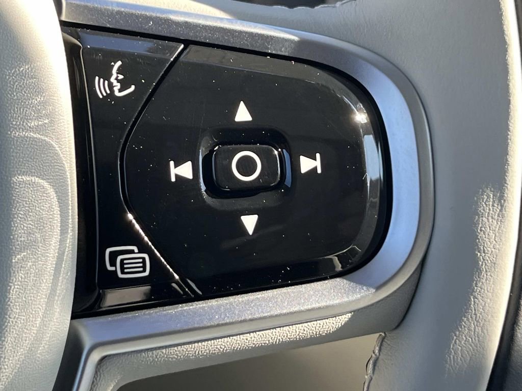 New 2026 Volvo XC60 B5 Ultra w/ Climate Package image 27