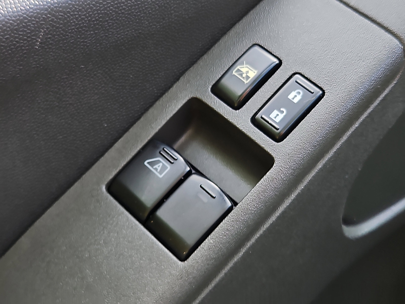 Certified 2017 Nissan Frontier SV w/ SV Value Truck Package AWD/4WD image 25