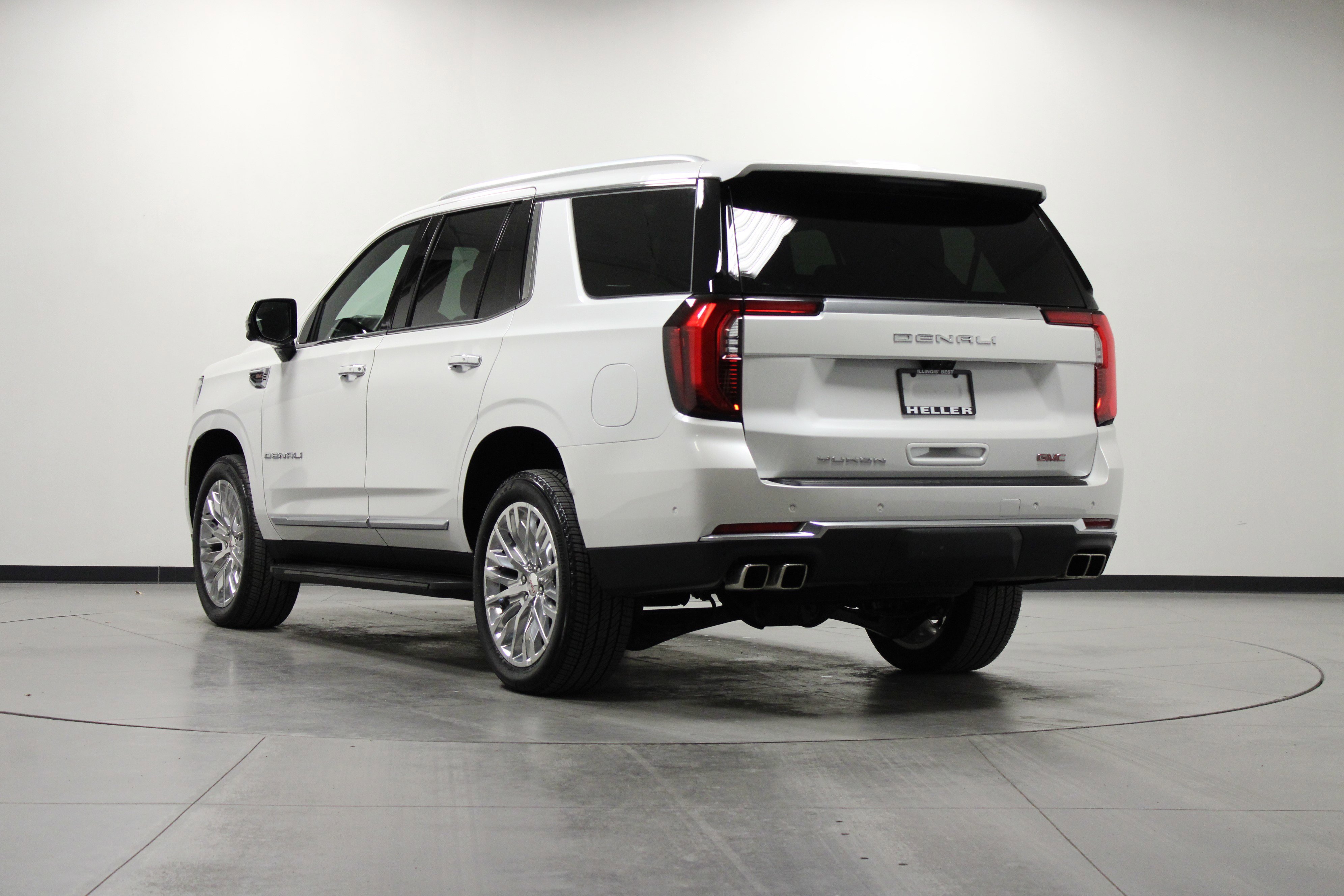 Used 2025 GMC Yukon Denali w/ Advanced Technology Package image 6