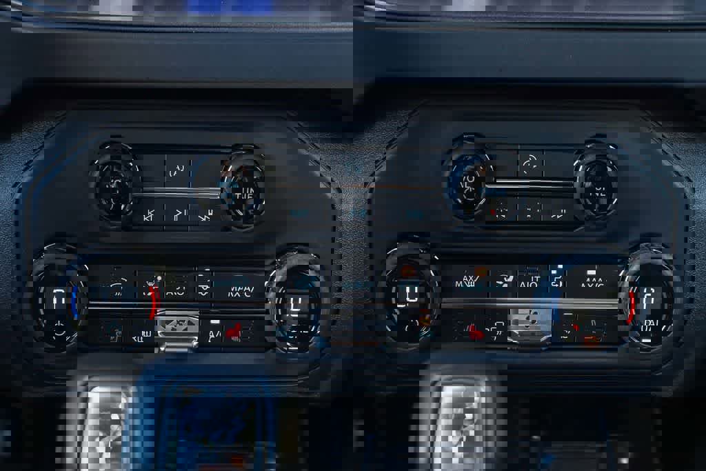 Used 2025 Ford Bronco Big Bend image 13