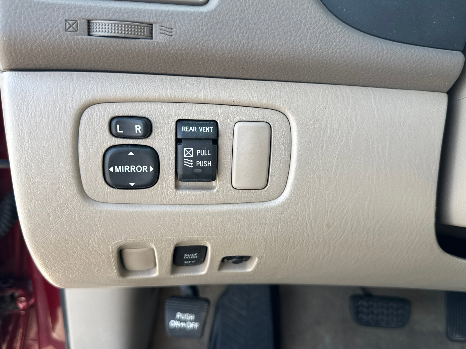 Used 2009 Toyota Sienna FWD image 13