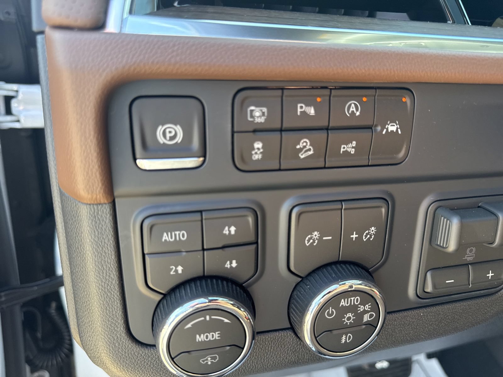 New 2026 Chevrolet Tahoe High Country AWD/4WD image 17
