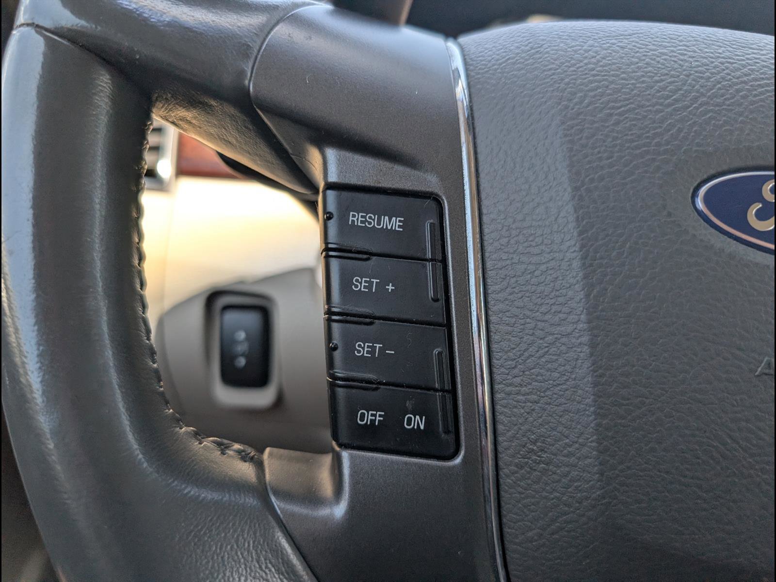Used 2010 Ford Taurus SEL AWD/4WD image 13
