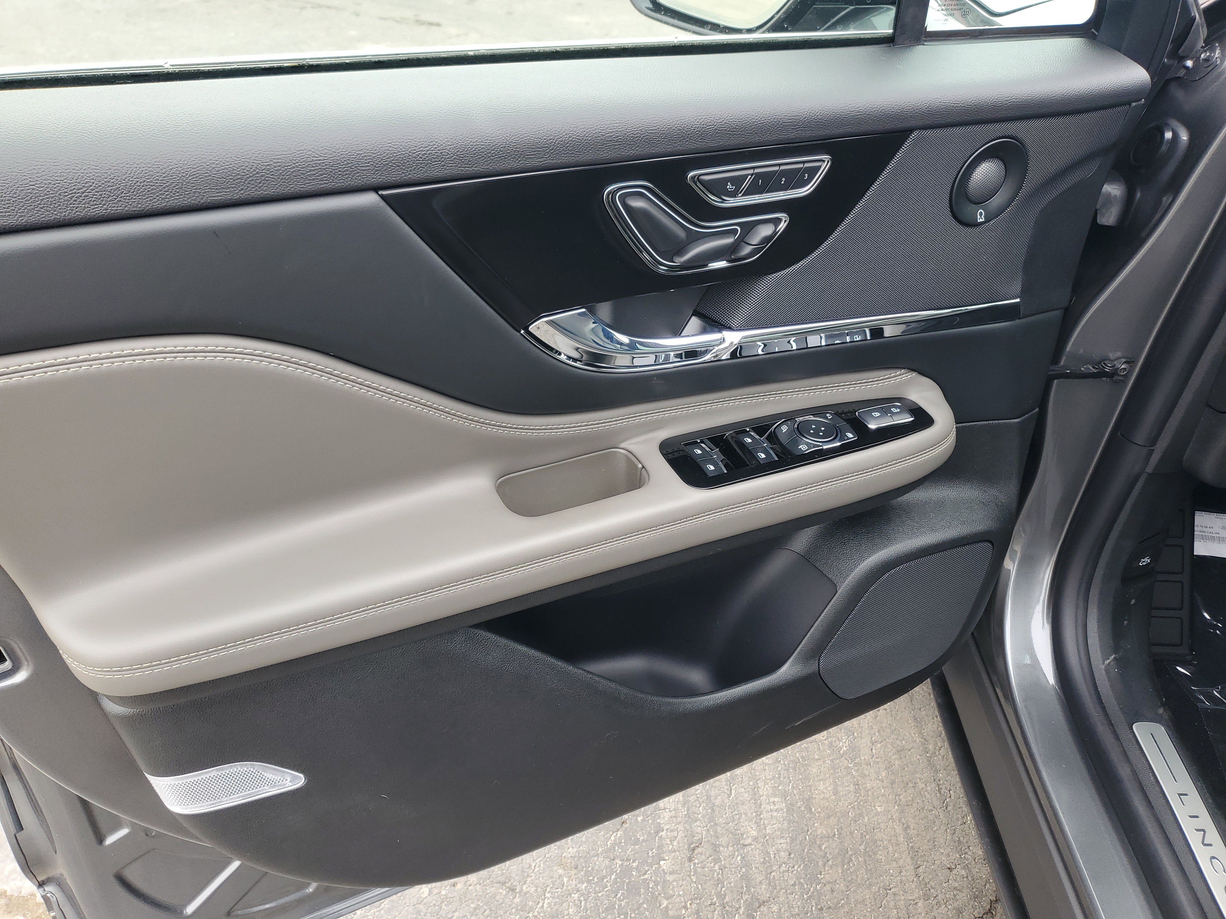 New 2026 Lincoln Corsair Grand Touring image 8