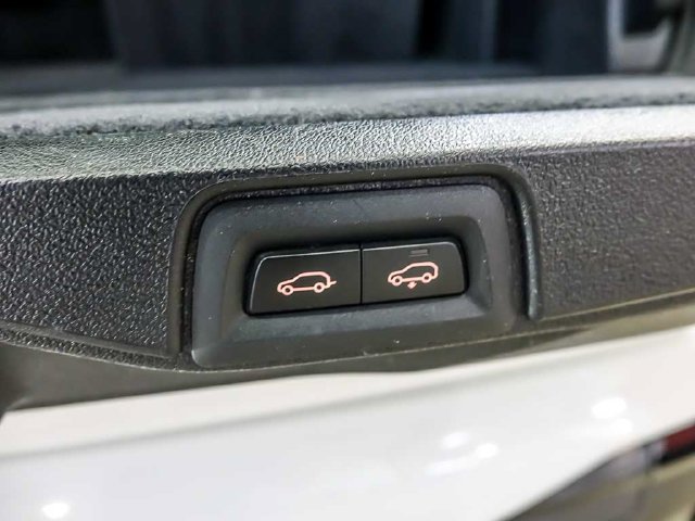 Used 2020 BMW X7 M50i AWD/4WD image 29