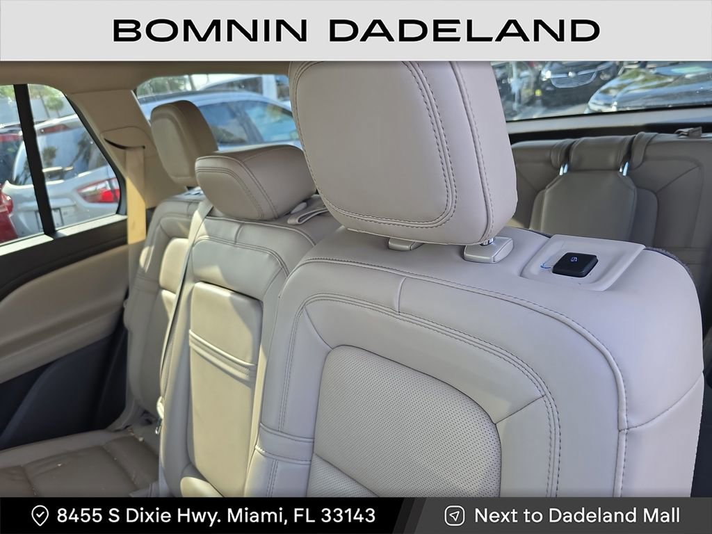 Used 2023 Lincoln Aviator Reserve image 12