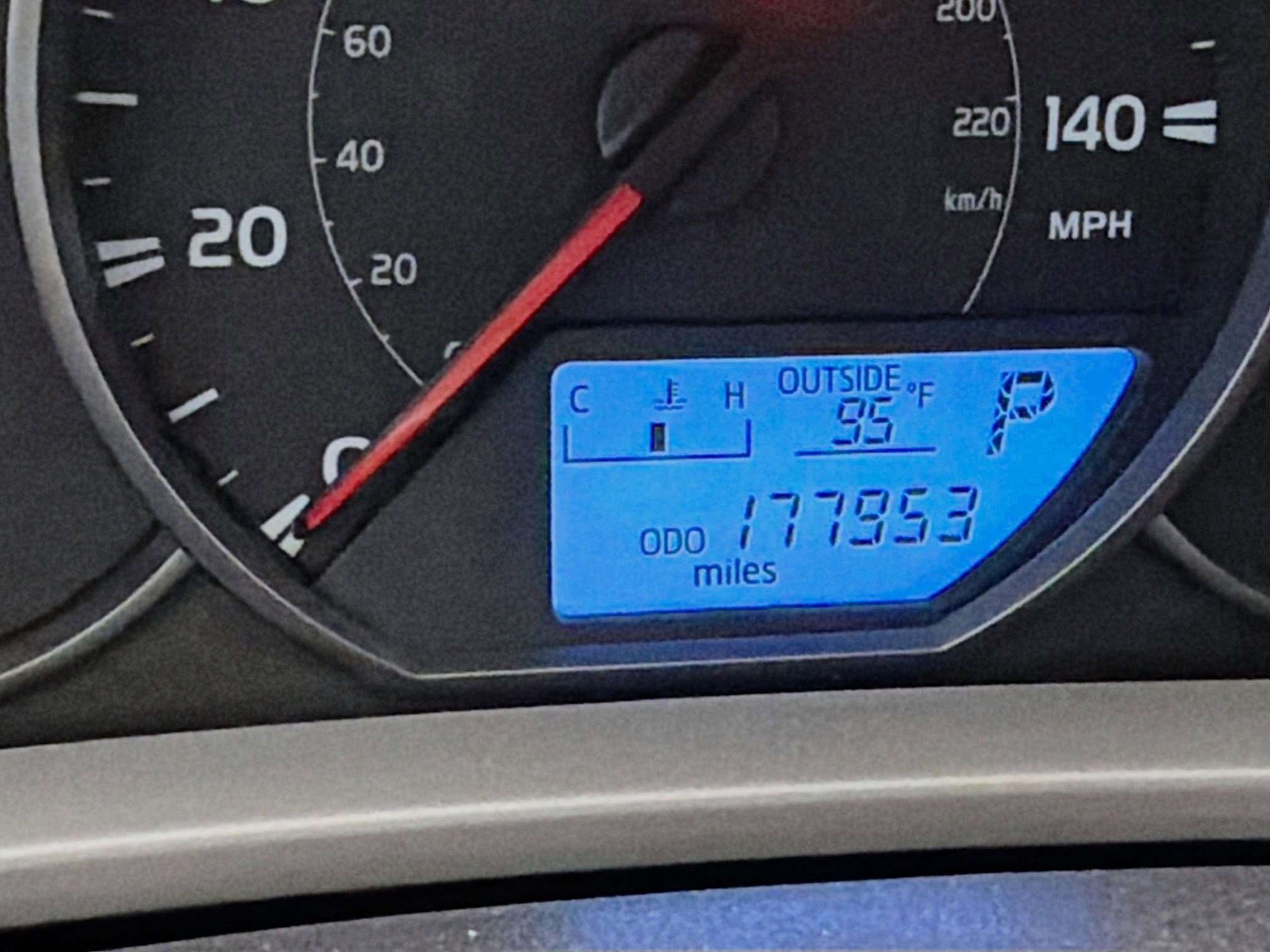 Used 2016 Toyota RAV4 LE image 8