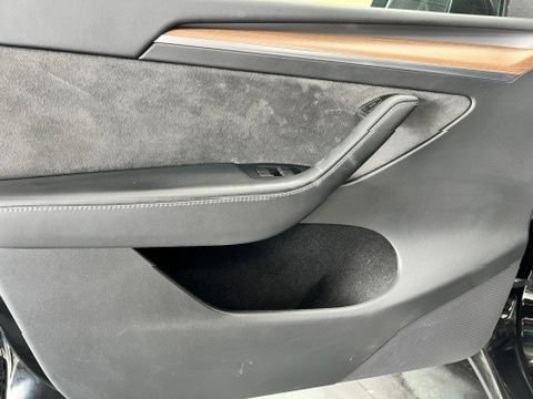 Used 2024 Tesla Model Y Performance AWD/4WD image 23