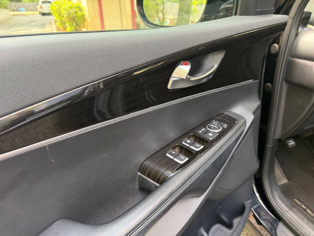 Used 2019 Kia Sorento L FWD image 18