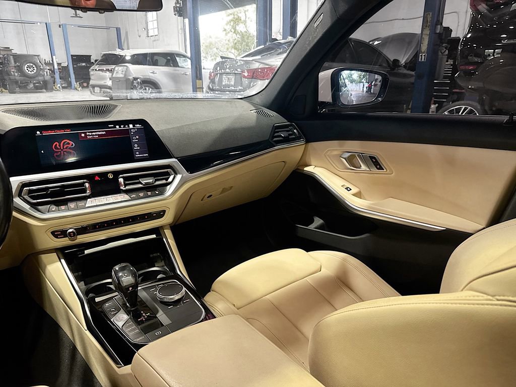 Used 2019 BMW 330i Sedan w/ Driving Assistance Package RWD image 25