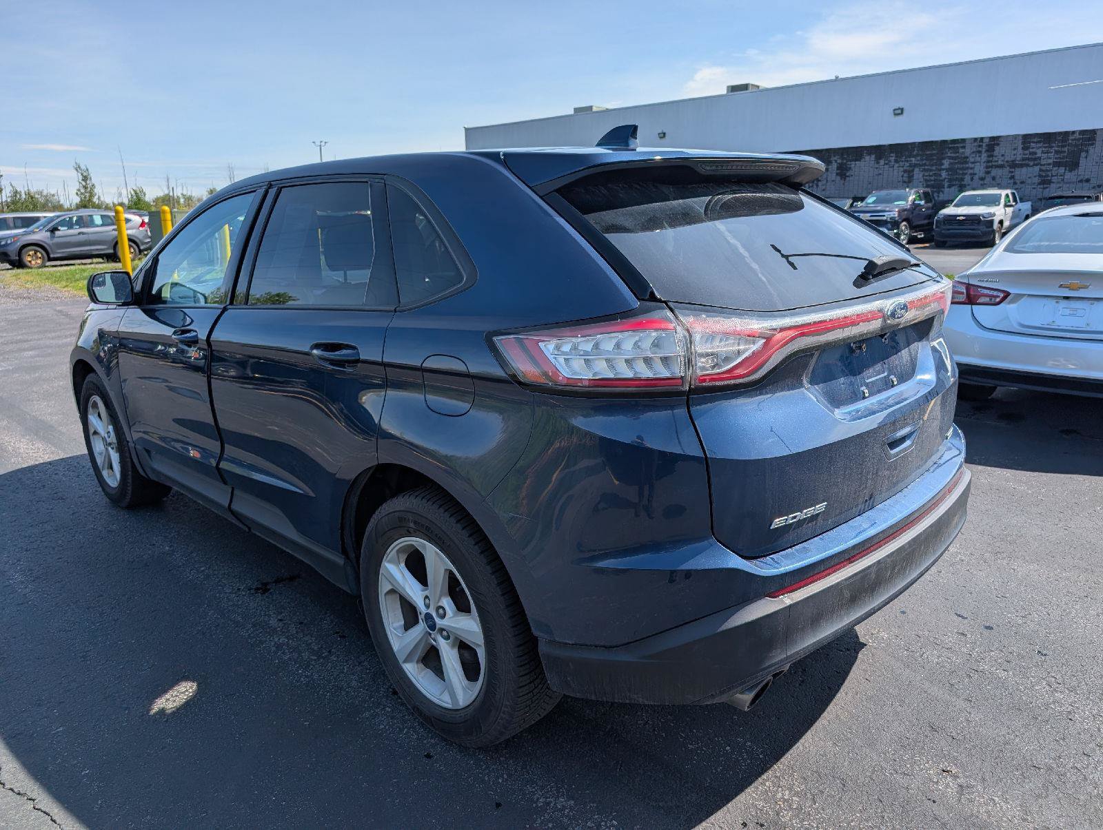 Used 2017 Ford Edge SE AWD/4WD image 6