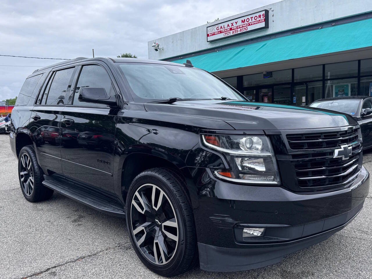 Used 2018 Chevrolet Tahoe Premier AWD/4WD image 2