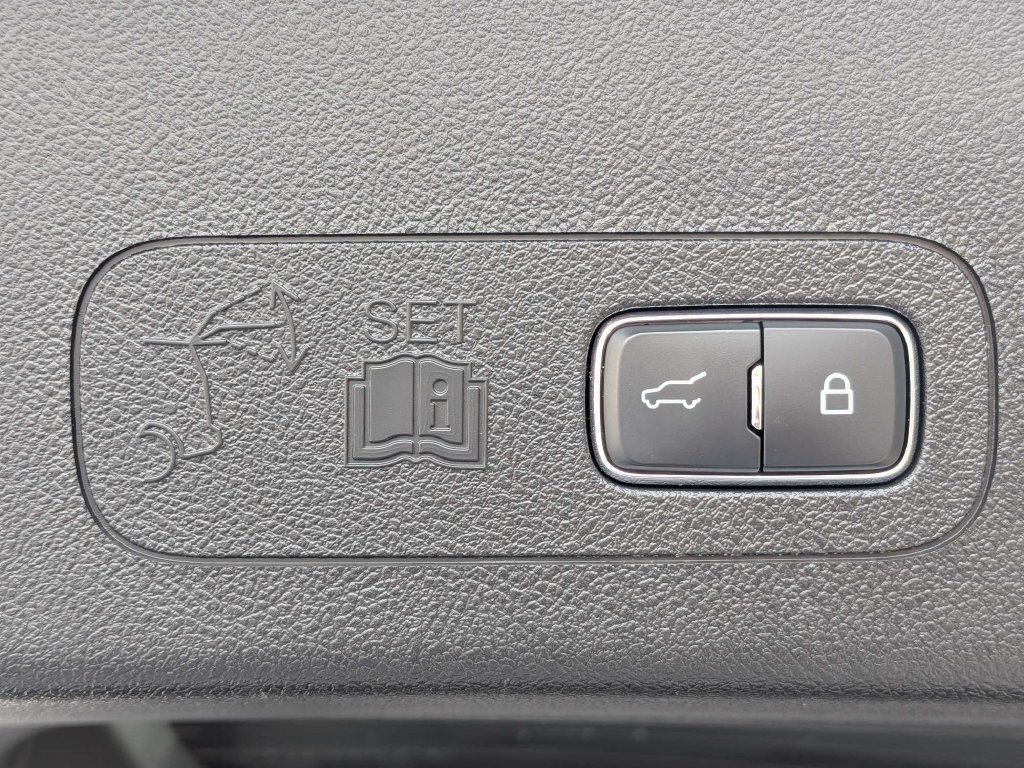 Certified 2024 Lincoln Aviator 2WD w/ Premium Package image 13