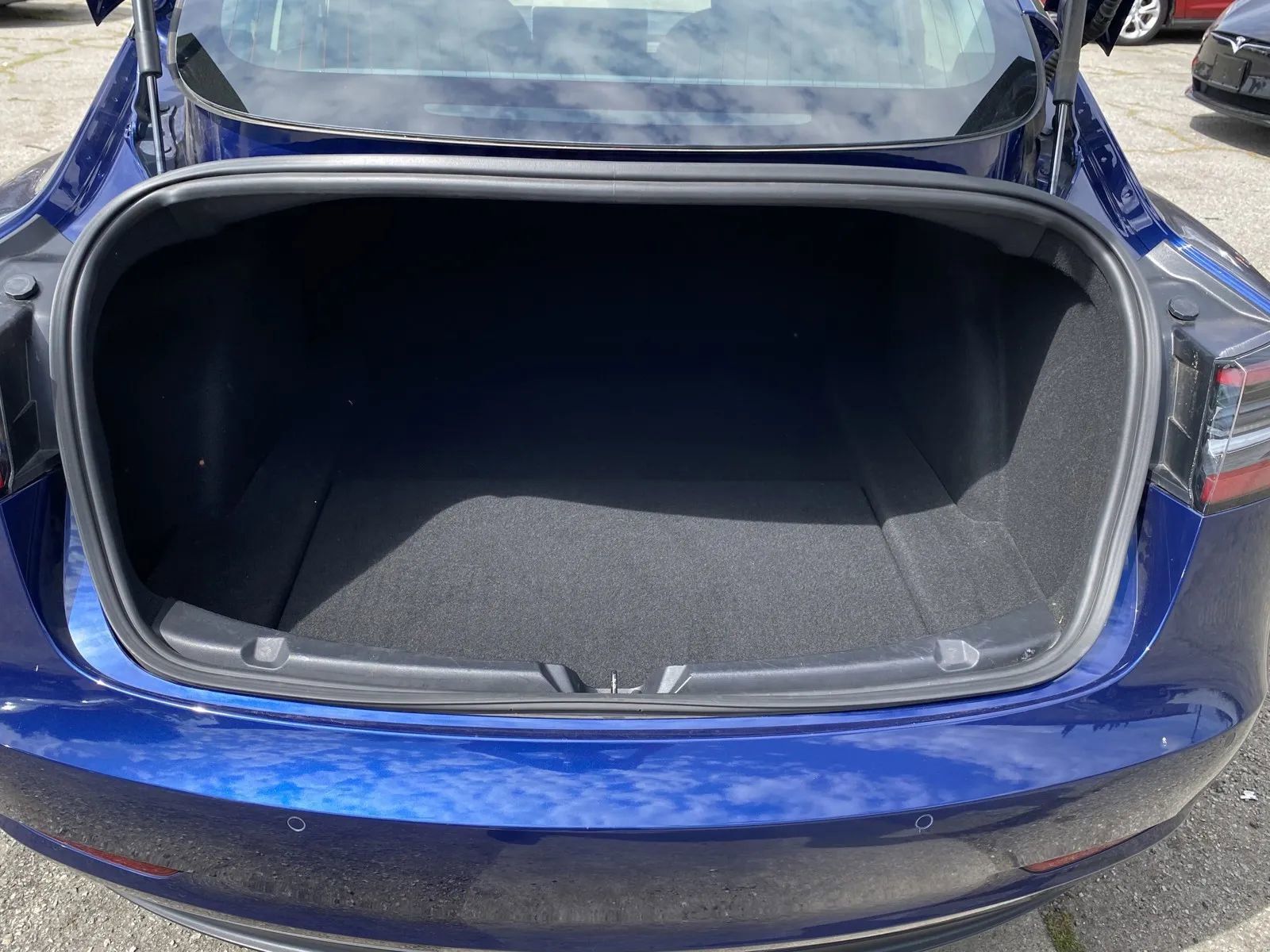 Used 2019 Tesla Model 3 image 8
