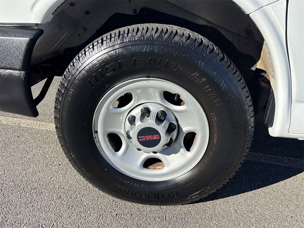 Used 2019 GMC Savana 2500 w/ Enhanced Convenience Package image 8