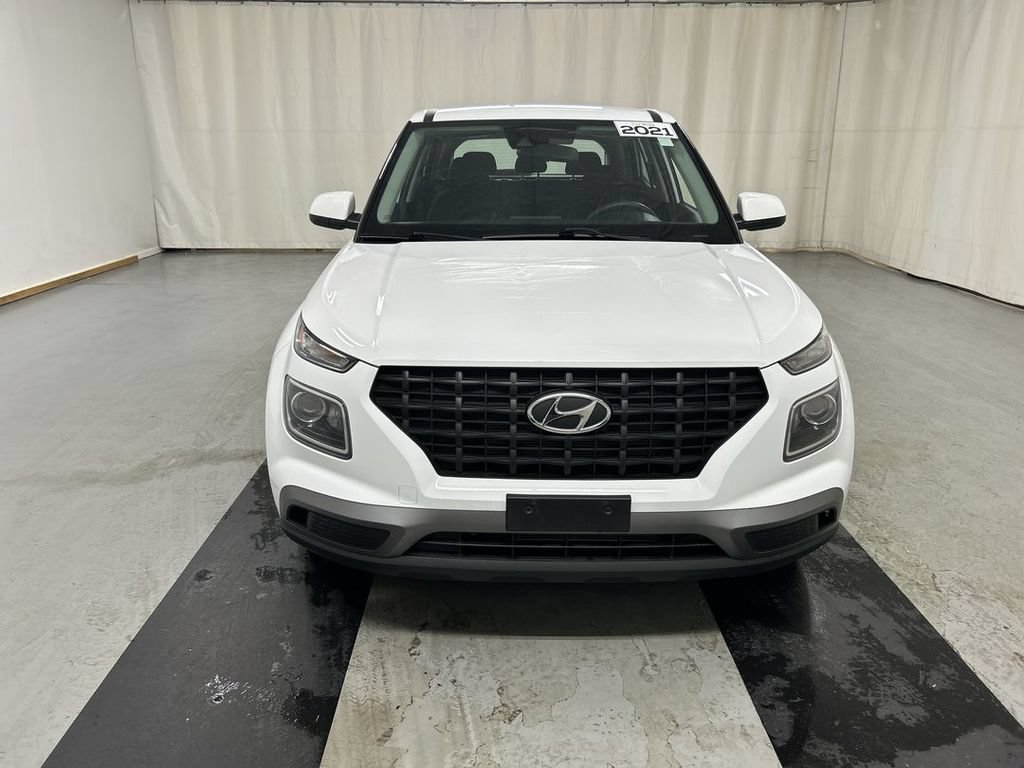Used 2021 Hyundai Venue SE FWD image 3