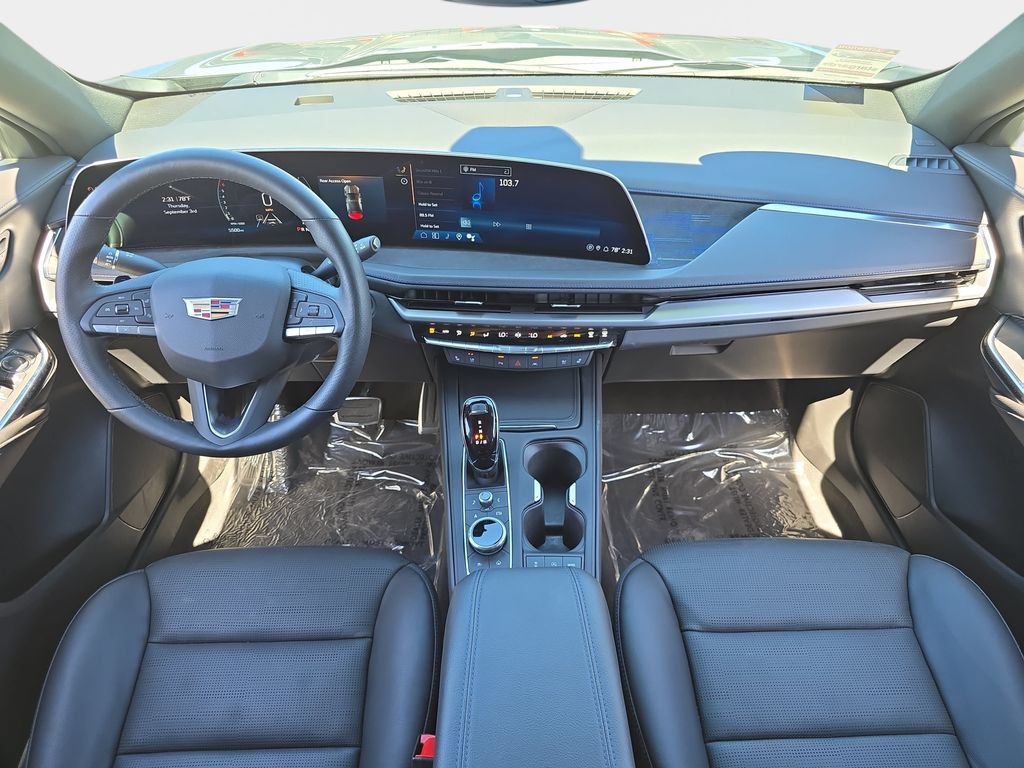 Used 2025 Cadillac XT4 Sport FWD image 10