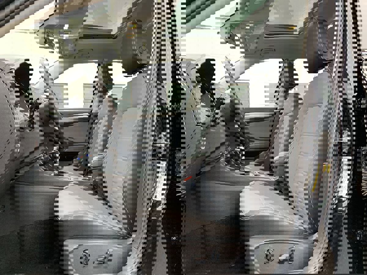 Used 2025 Volkswagen Jetta SE image 27