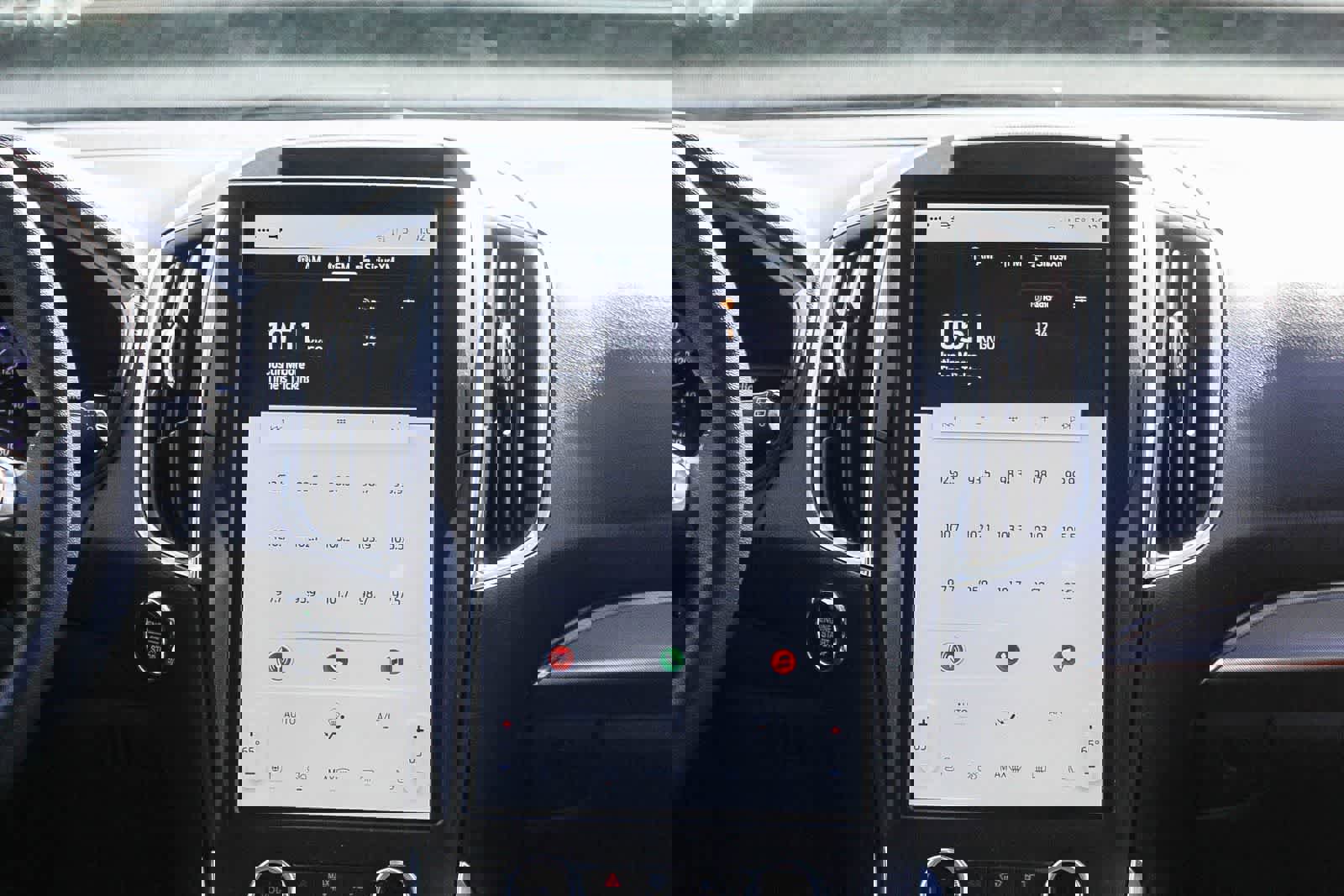 Used 2022 Ford Edge Titanium image 19