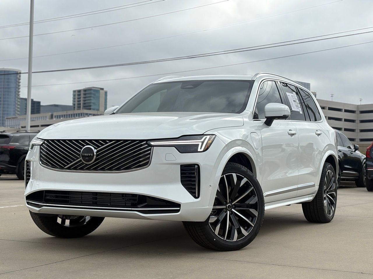 New 2026 Volvo XC90 T8 Plus w/ Protection Package Premier image 2