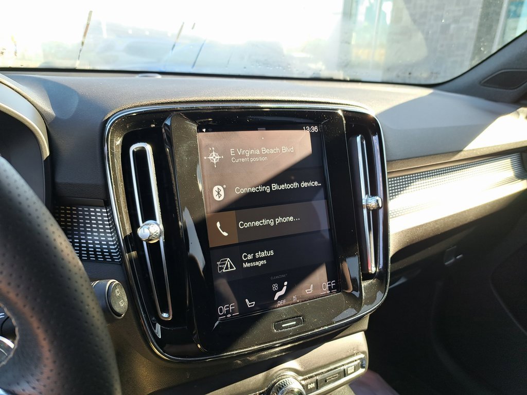 Used 2020 Volvo XC40 T5 R-Design w/ Protection Package Premier image 13