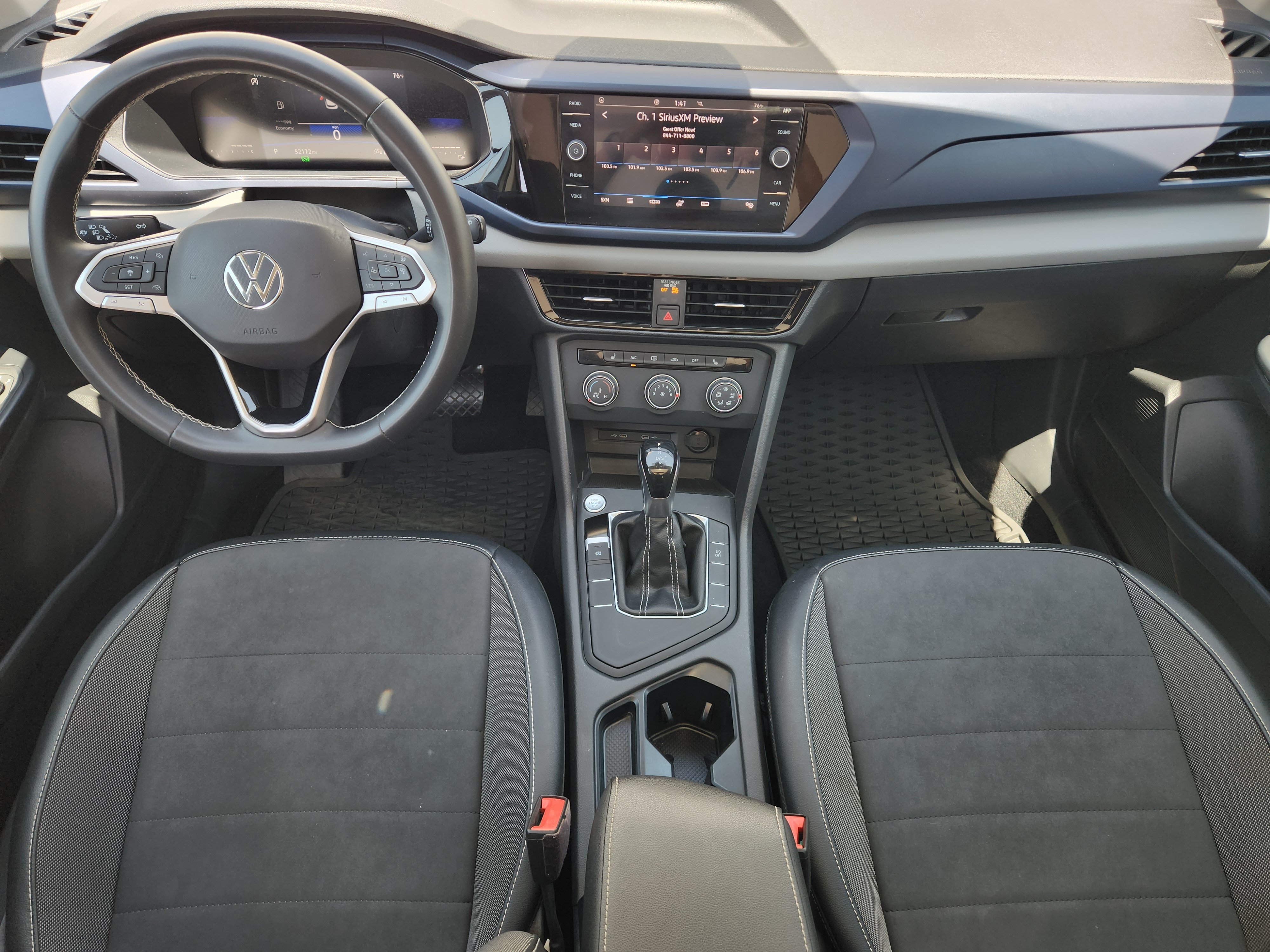 Used 2022 Volkswagen Taos SE w/ Panoramic Sunroof Package FWD image 29