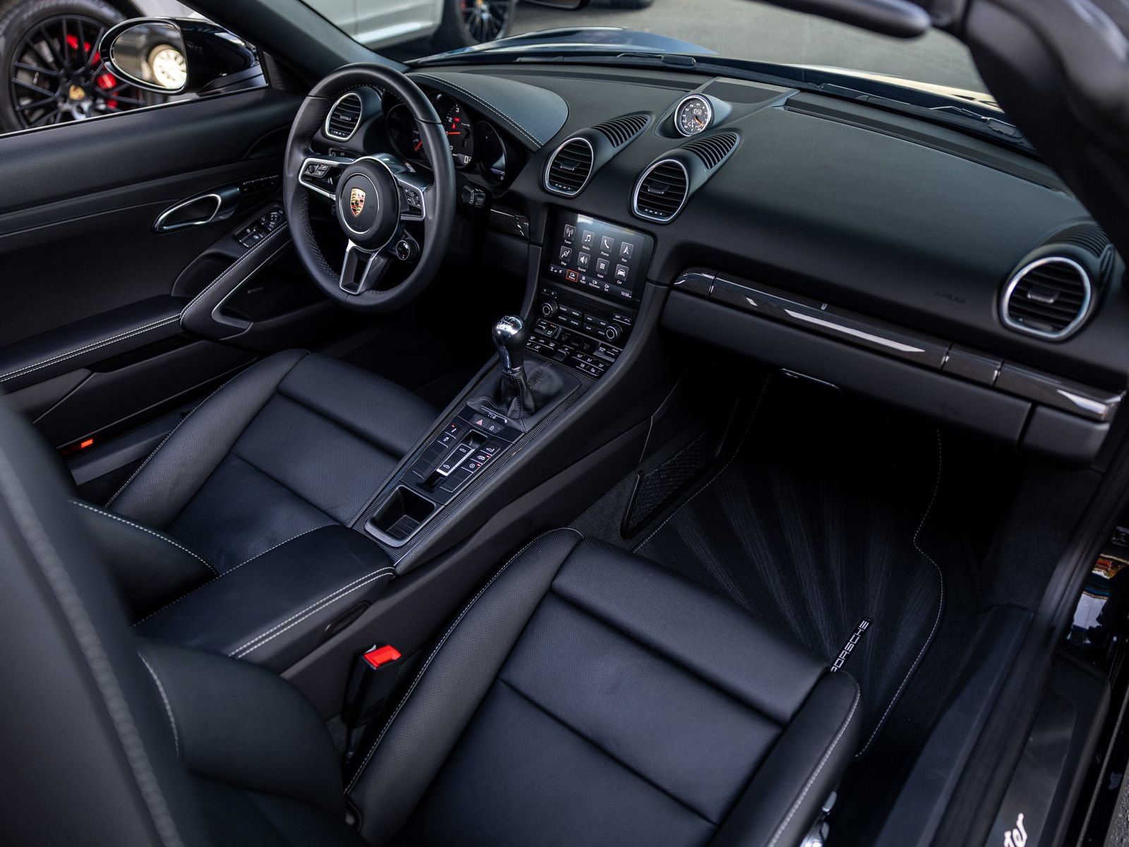 Certified 2024 Porsche 718 Boxster RWD image 52
