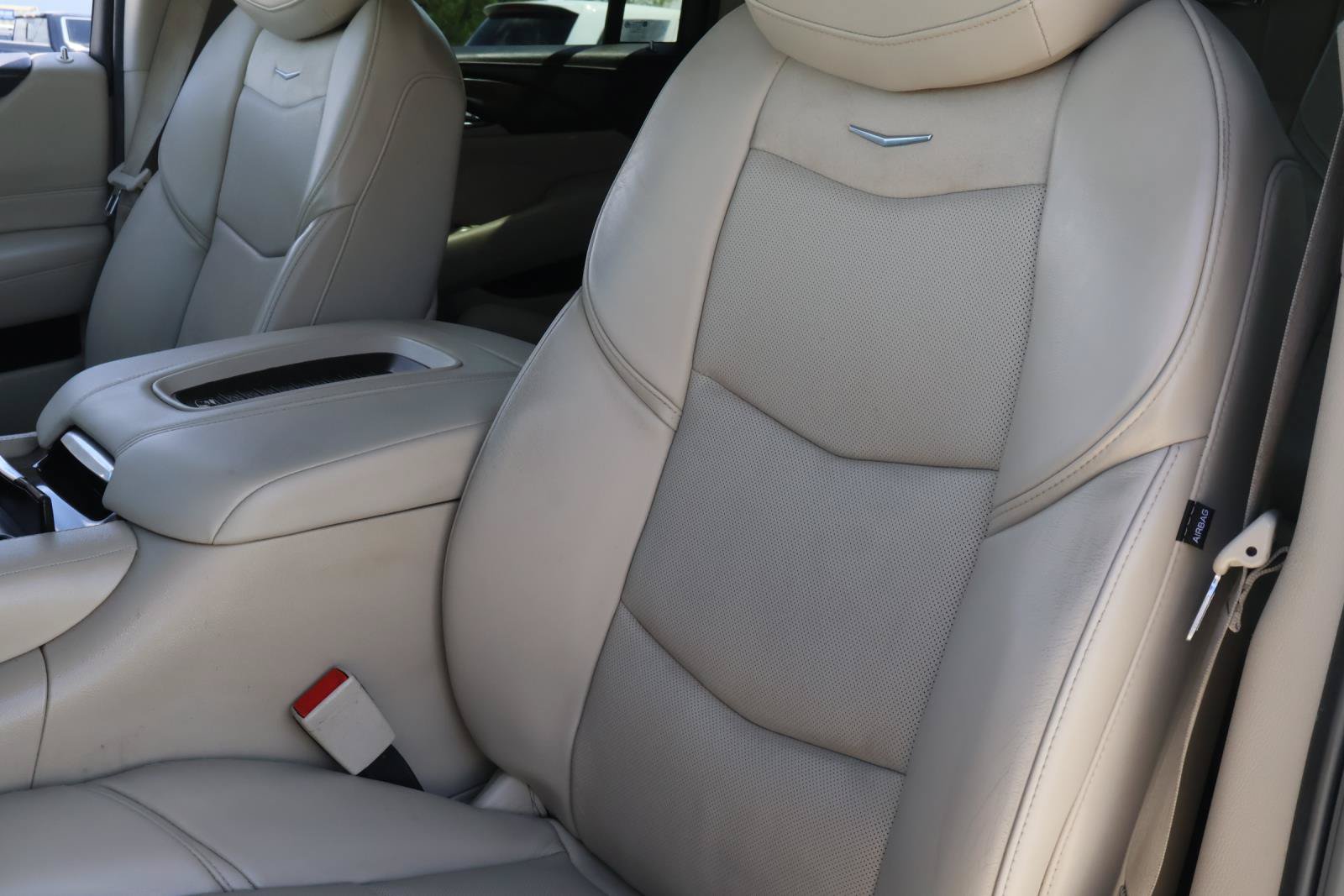 Used 2020 Cadillac Escalade ESV Premium Luxury RWD image 20