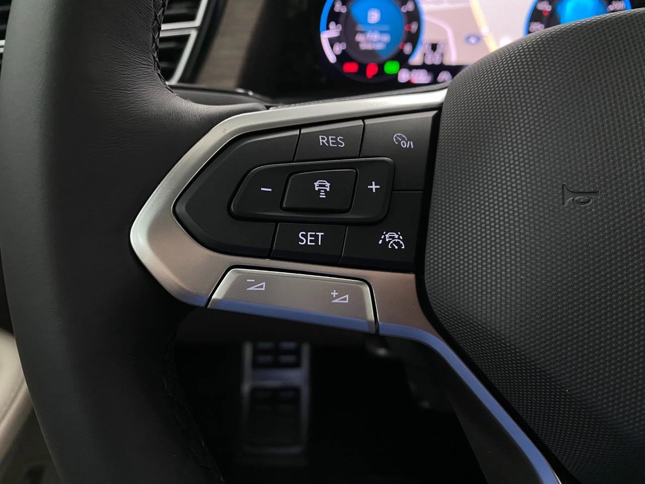 New 2026 Volkswagen Atlas SEL Premium R-Line image 17