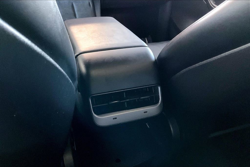 Used 2023 Tesla Model Y Long Range image 10