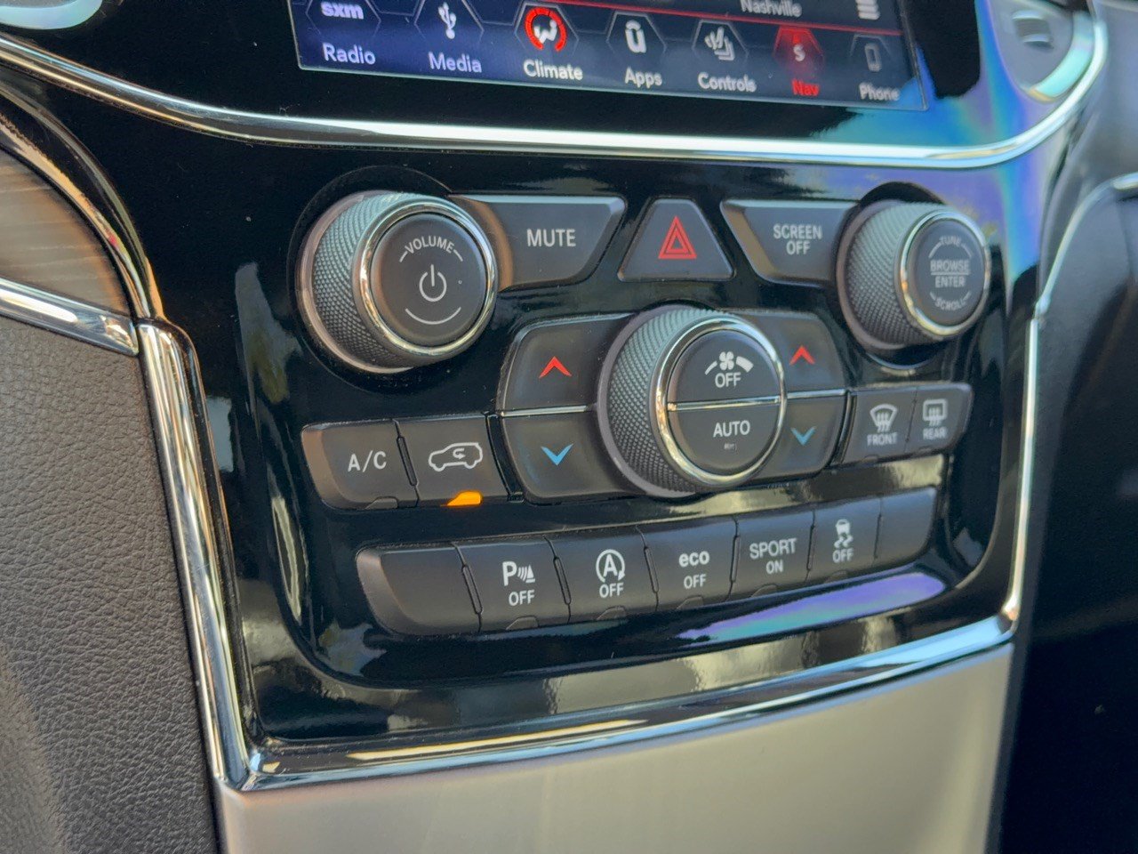 Used 2019 Jeep Grand Cherokee Limited AWD/4WD image 22