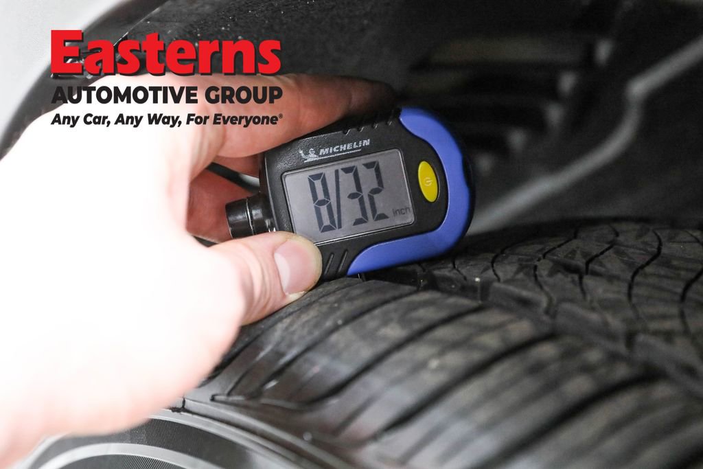 Used 2018 Toyota RAV4 SE image 27